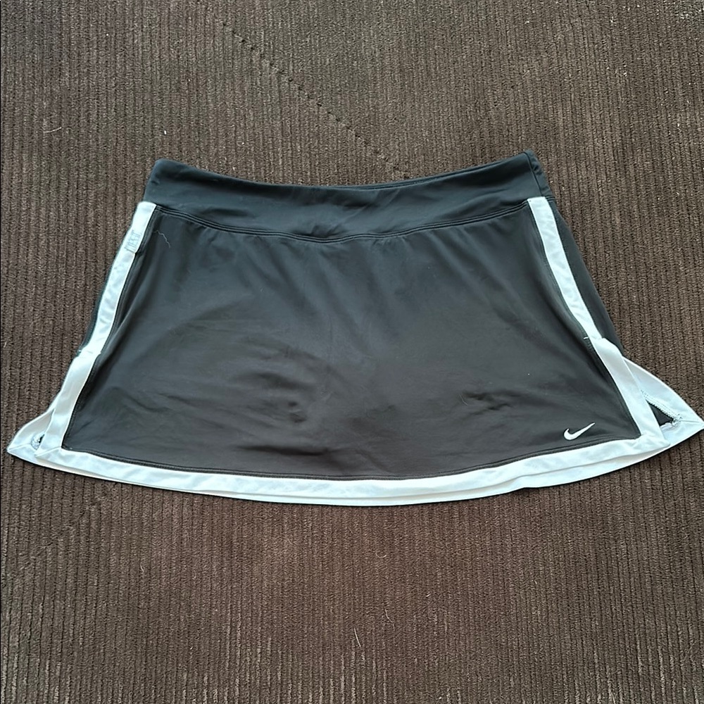 Nike Drifit Black Skirt with White Trim Ladies Tennis/Pickleball Size Large